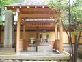 kyoto-honnouji-wooden_side_shrine1.jpg