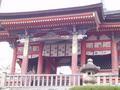 kyoto-kiyomizudera-pretty_temple_closer_up.jpg