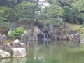 kyoto-nijojo-niyomaru_palace-garden_waterfall_blurry.jpg